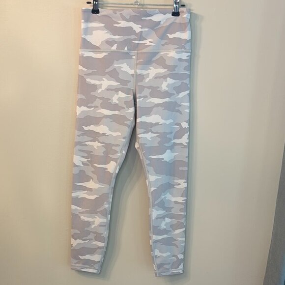 Athleta Elation 7/8 Tights - Mist Camo Grey - Size Small - Picture 2 of 4